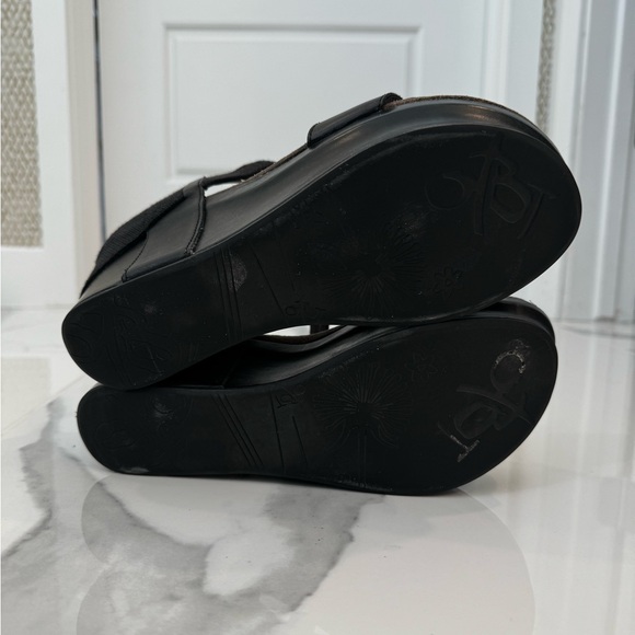 OBT Wedges - Picture 2 of 5